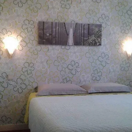 Parc De La Charmille Bed & Breakfast 3*